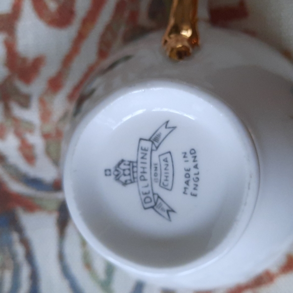 Delphine Bone China cup and saucer - Picture 3 of 8